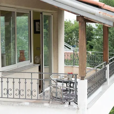 Nirvana Apartment&room 4*